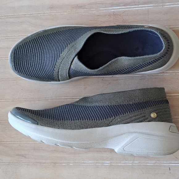 Women's Bzees Outburst Slip On OLIVE Navy Metalic Comfort Walking Sneakers - Picture 1 of 10